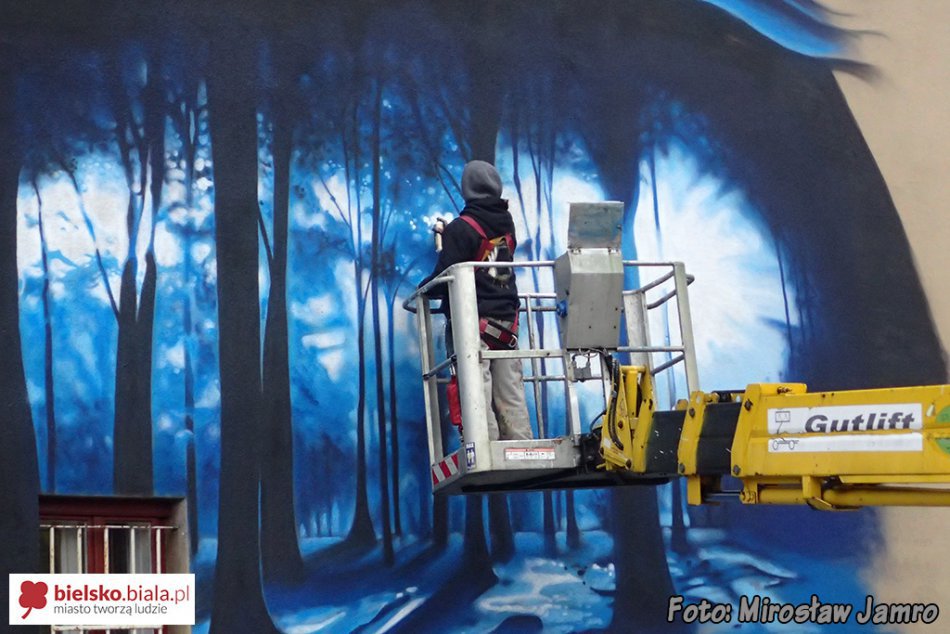 Mural na 10-piętrowym bloku?