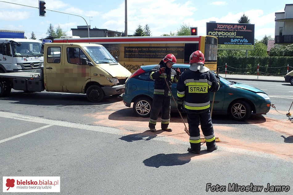 Zderzenie lawety z osobówką - foto