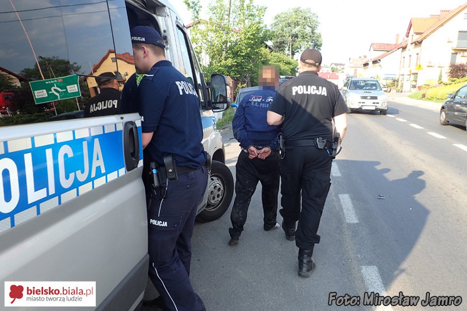 Pijany uciekał przed pościgiem - foto