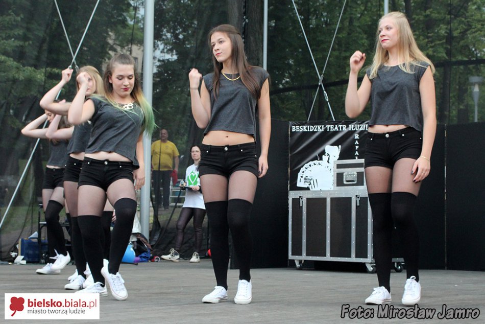 Szukają skarbu w parku - foto