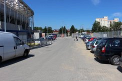 Na parking przy stadionie poczekamy