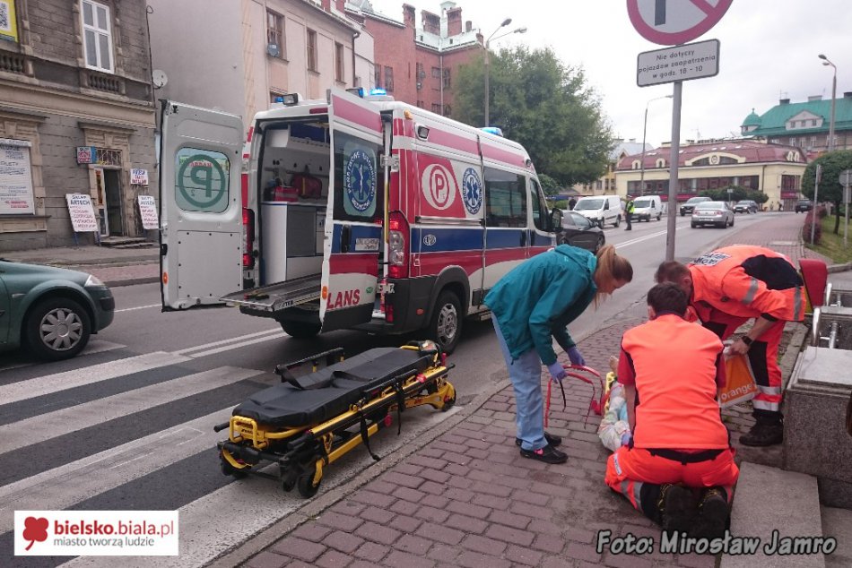 Potrącona na przejściu - foto