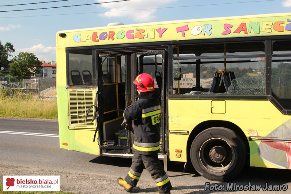 Zderzenie autobusu MZK z ciężarówką - foto