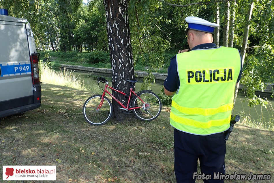 Potrącona przez rowerzystę - foto