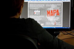 Brudy trzeba prać w domu?
