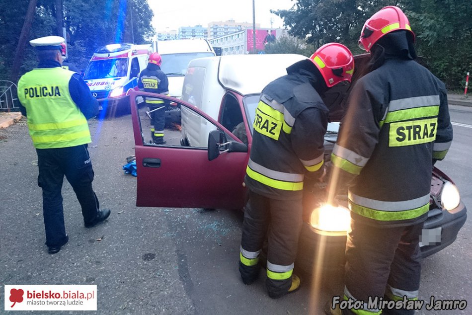 Piesi zdążyli odskoczyć - foto
