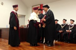 Rektor chce nadal służyć - foto