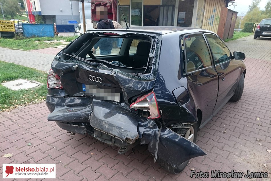Pijany rozbił dwa auta - foto