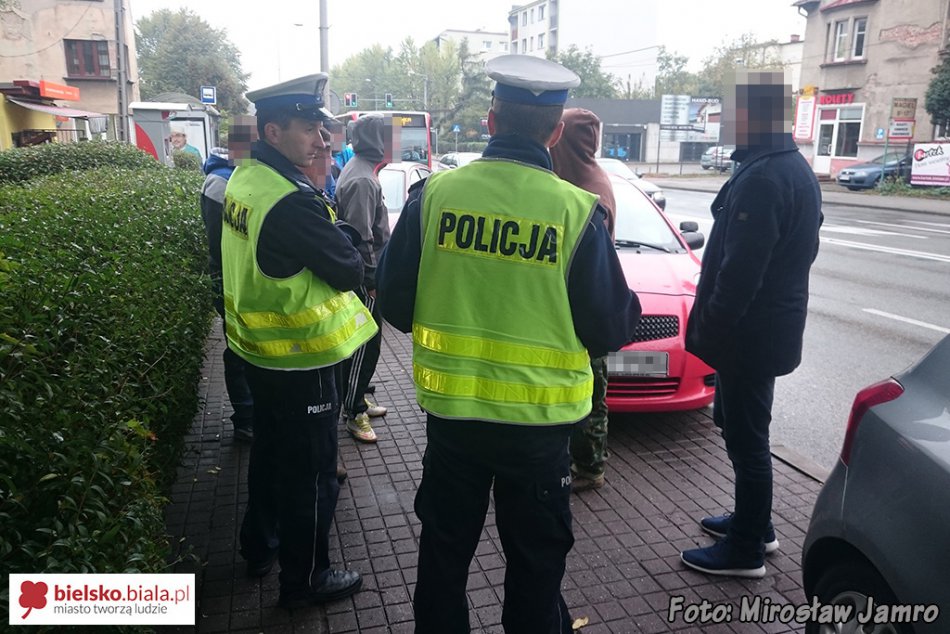 Uszkodził dwie "elki" - foto