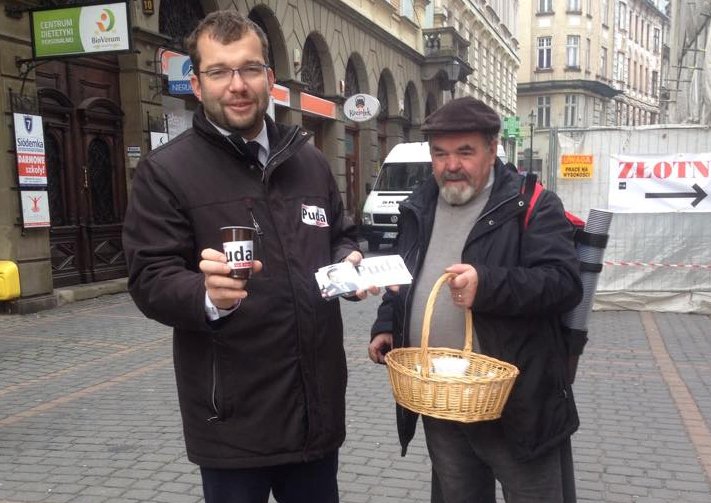 Niewygodne pytania przy kawie - foto