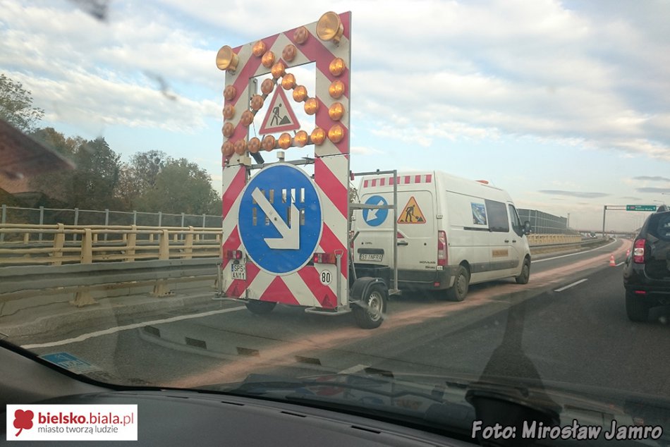 S1: wielka plama na jezdni - foto