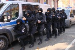 Odparli atak na koszary - foto