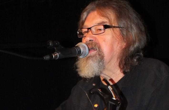 Charyzmatyczny bard po trzydziestu latach