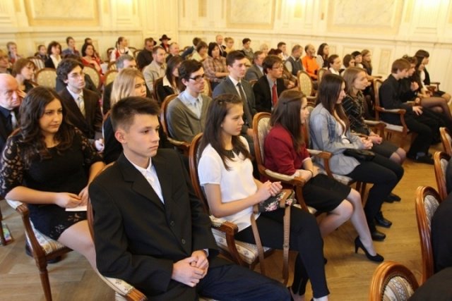Spółka miejska funduje stypendia