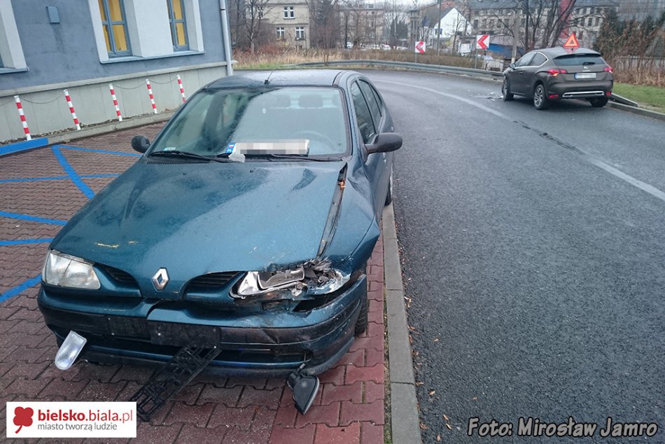 Nie wyrobiła na zakręcie - foto