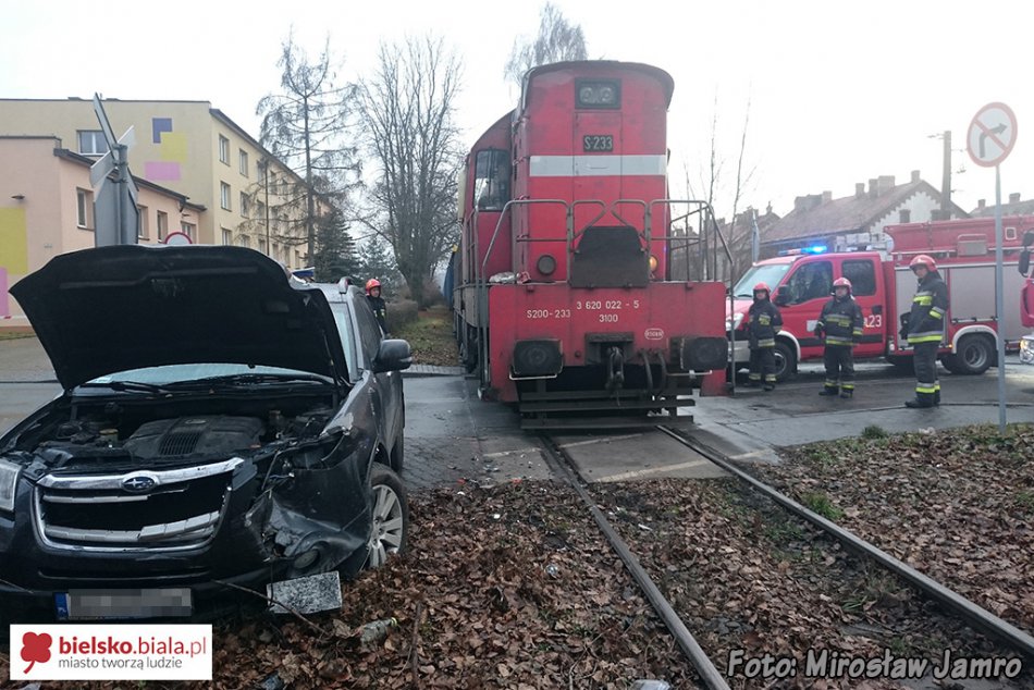 Zderzenie lokomotywy z osobówką - foto