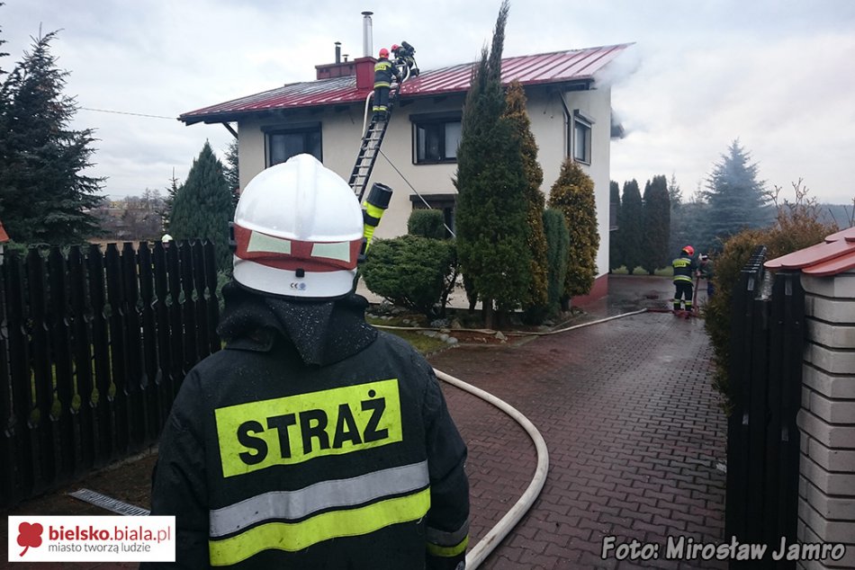 Płonie poddasze w Kozach - foto