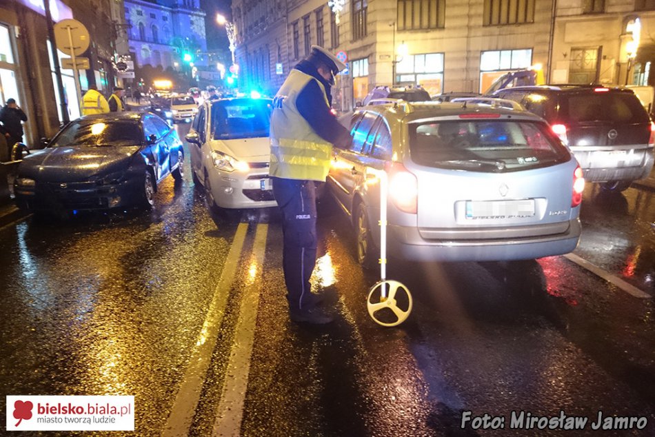 Zderzenie w centrum miasta - foto