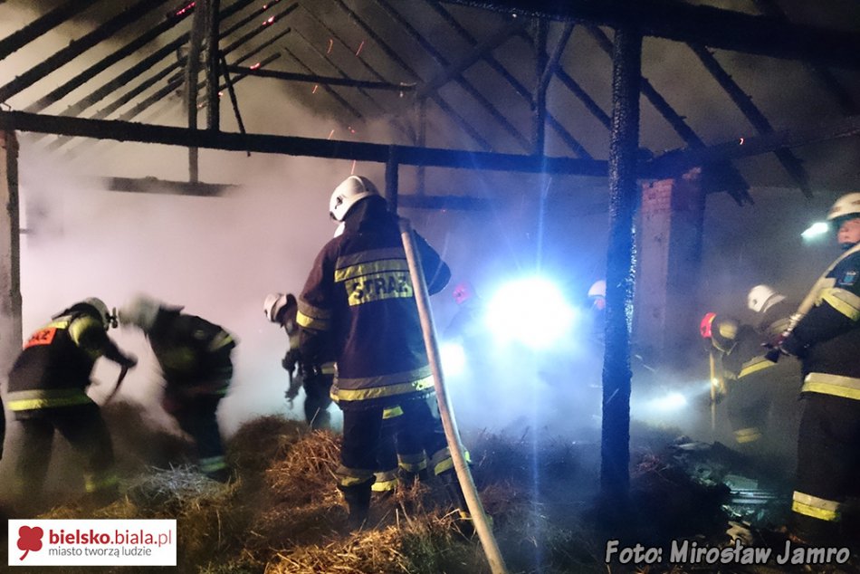 Spłonęła stodoła w Pisarzowicach - foto