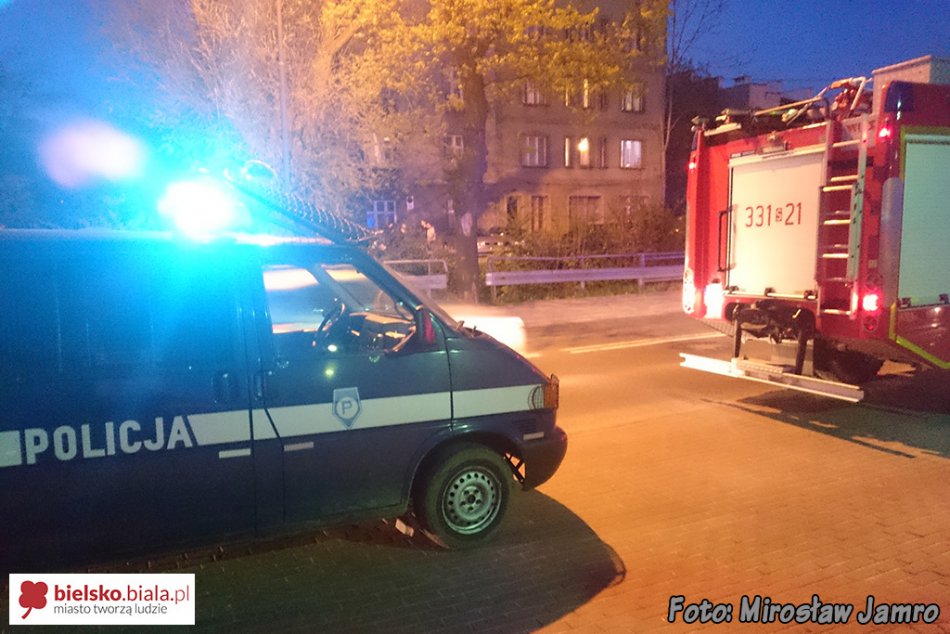 Zadymienie klatki budynku - foto