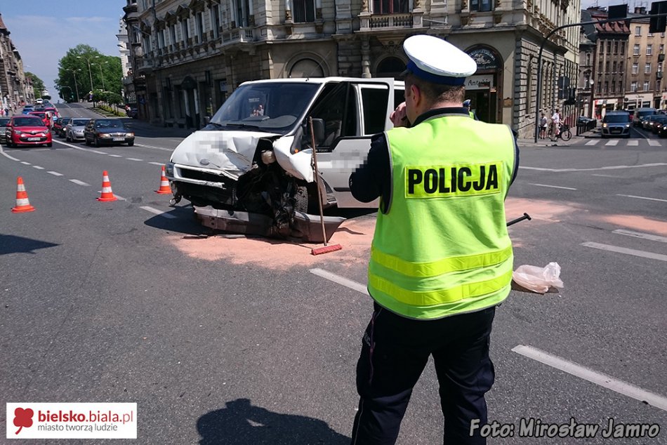 Zderzenie pod zamkiem - foto