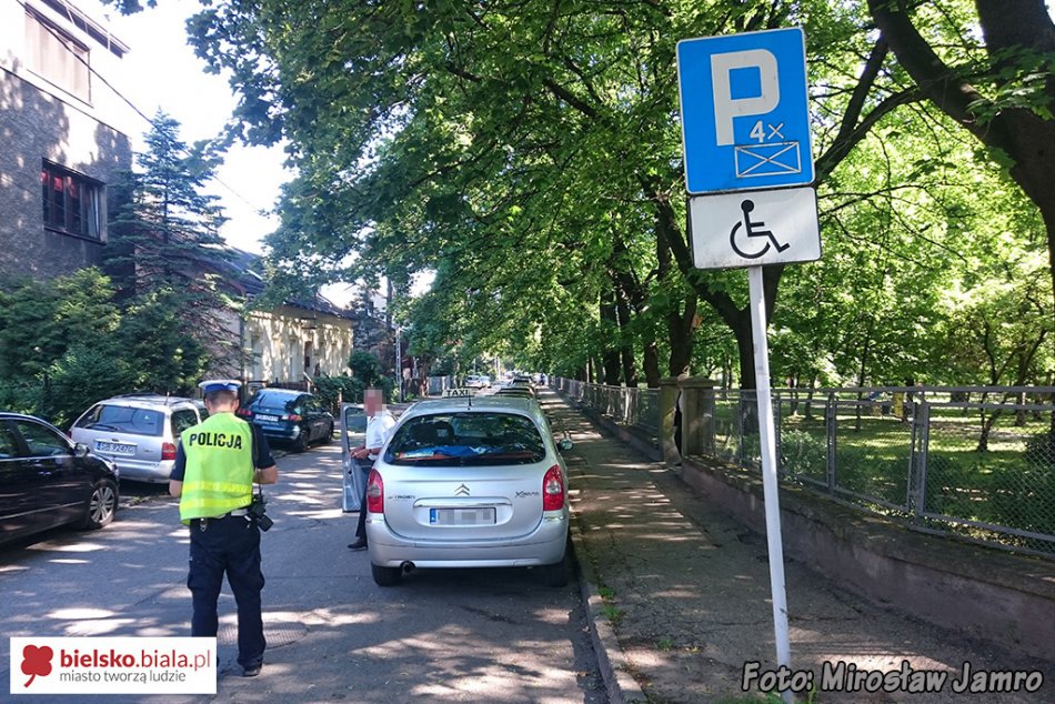 Taksówkarz ukarany mandatem - foto