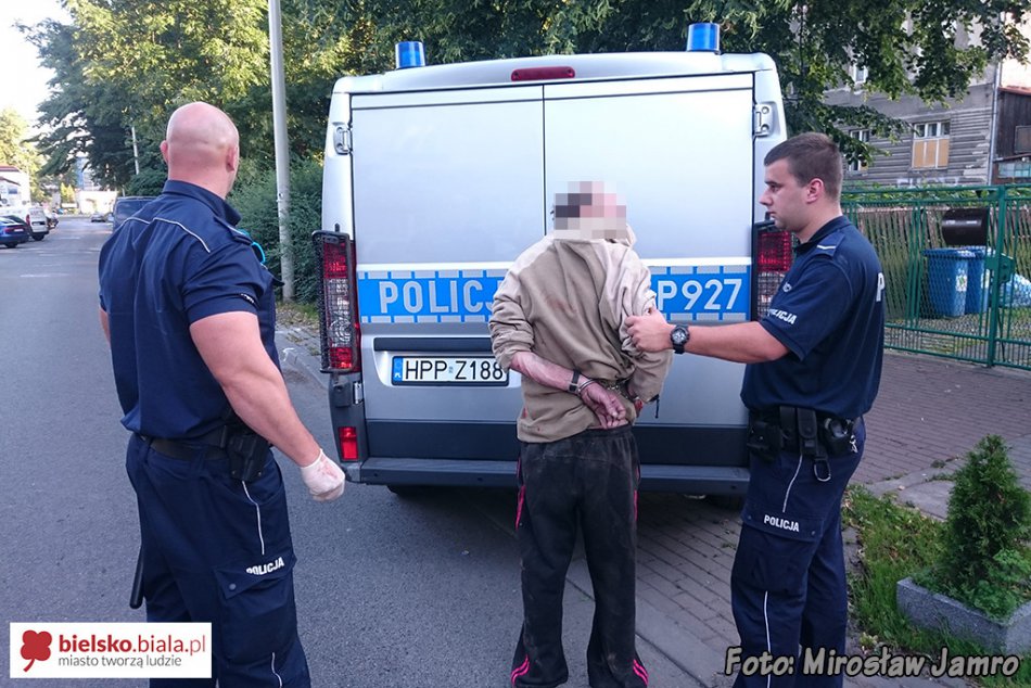 Zwłoki w piwnicy? - foto
