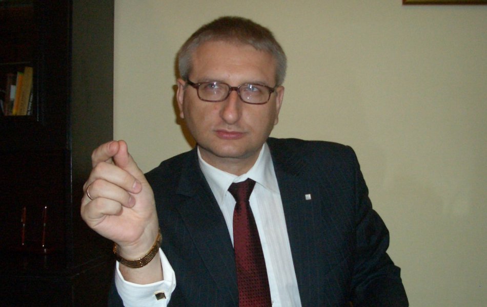 Poseł Pięta prosi o datki na pomniki