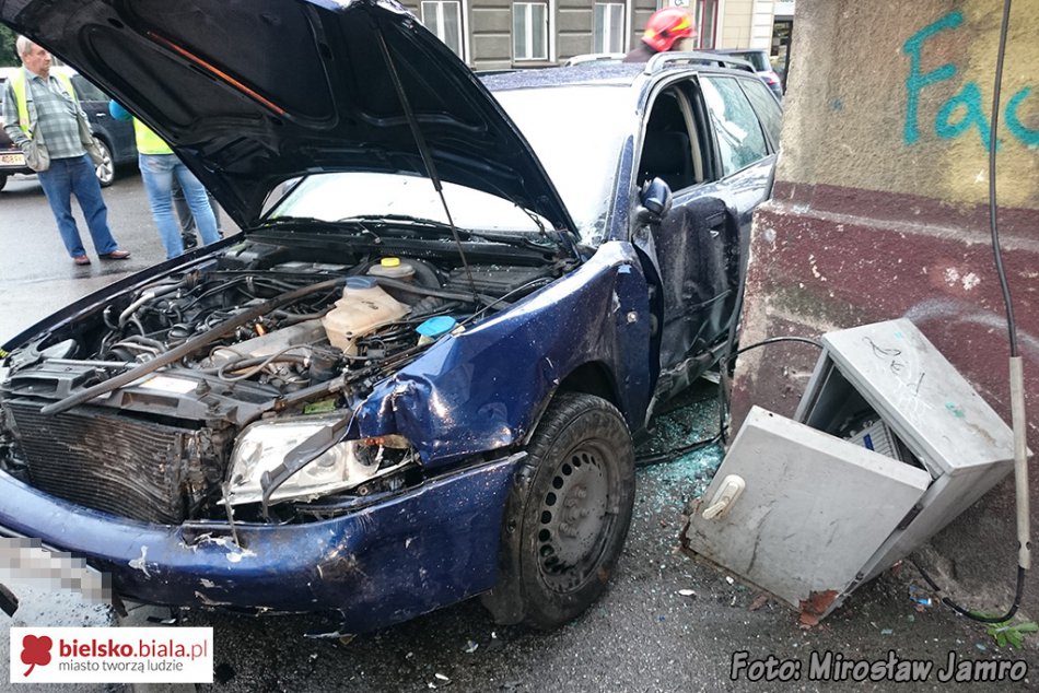 Poważny wypadek na Batorego - foto