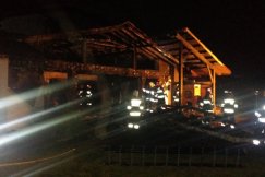 Nocny pożar domu jednorodzinnego