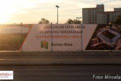 Czarne chmury nad stadionem
