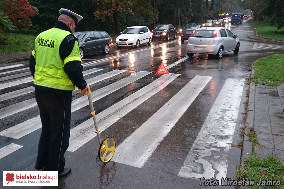 Potrącenie pieszego na przejściu - foto