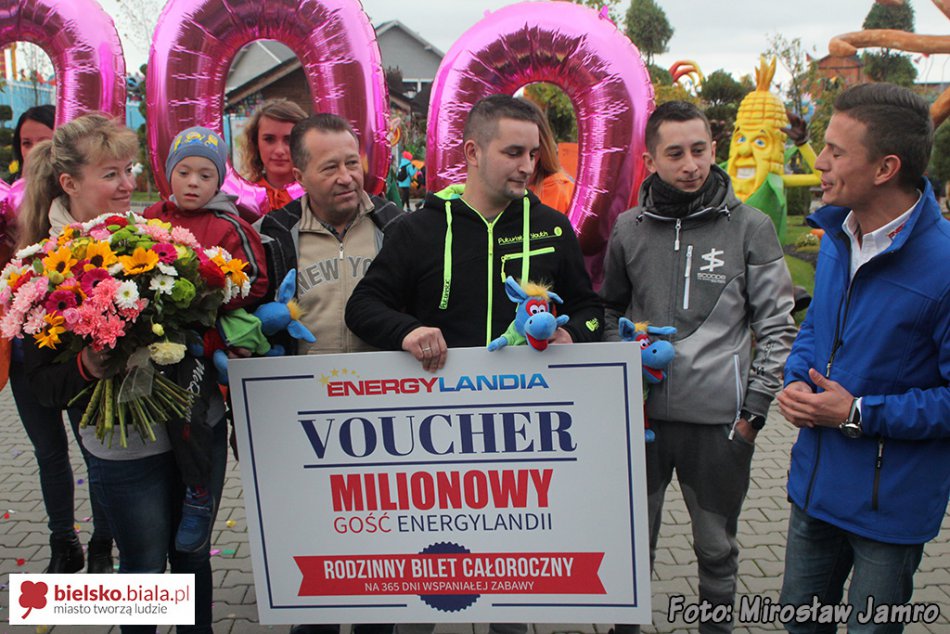 Milionowy gość parku rozrywki - foto