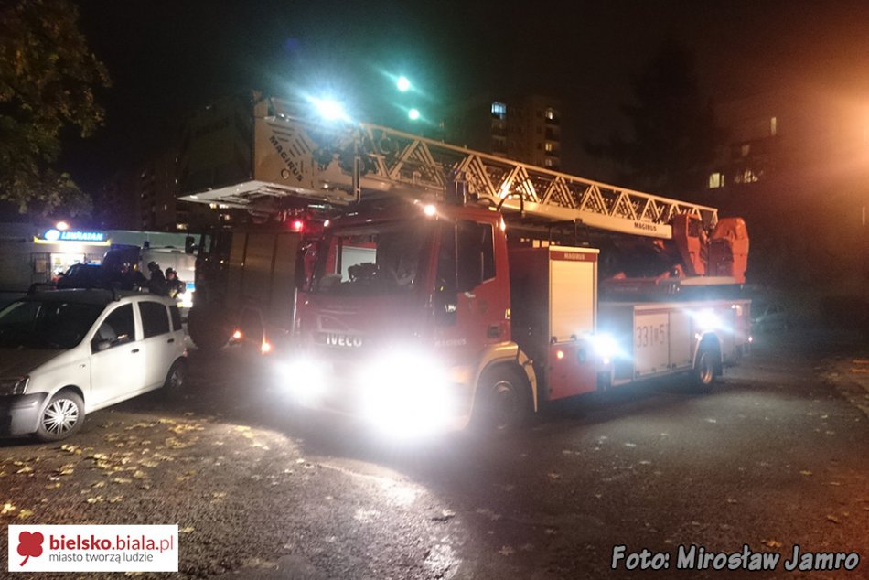 Groził skokiem z balkonu - foto