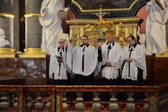 Kobiety będą udzielać Komunii