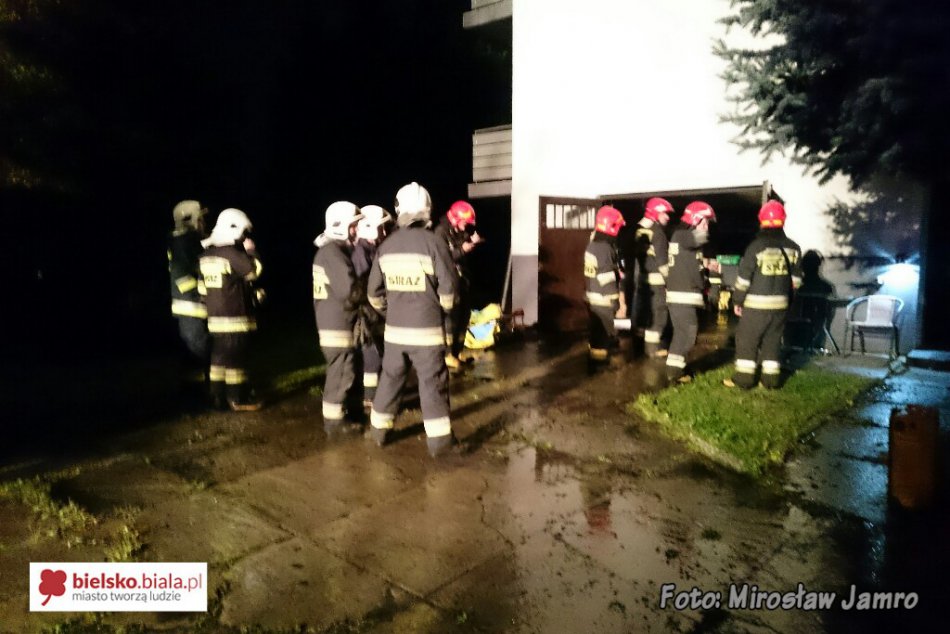 Mieszkańców obudził dym - foto