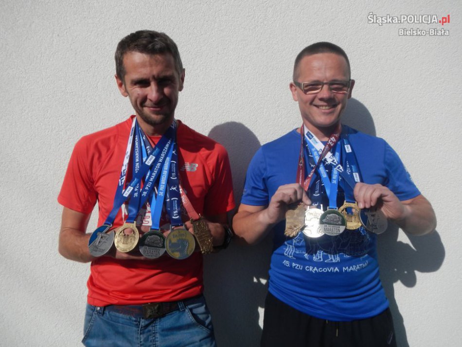 Policjanci z upragnioną koroną - foto