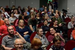 Buddyzm przy pełnej sali - foto