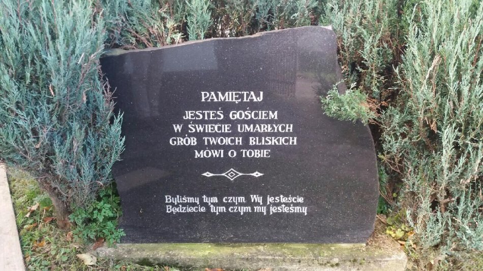 Bez mszy za zmarłych - foto
