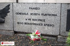 Apel poległych z asystą wojskową