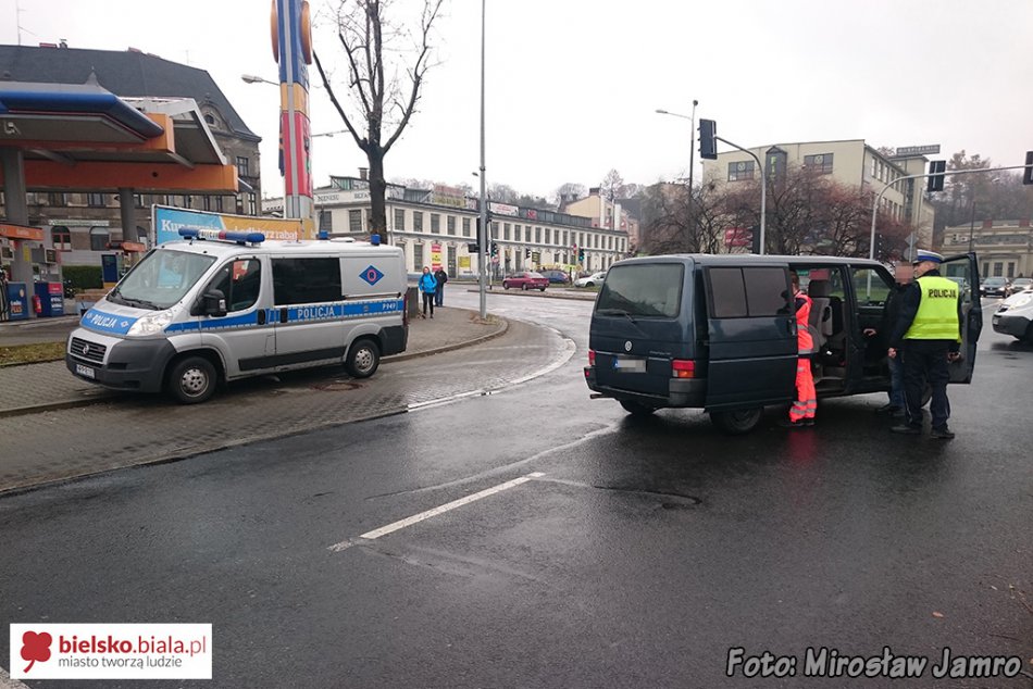Wjechała na czerwonym - foto