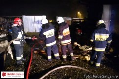 Pożar w składzie części - foto