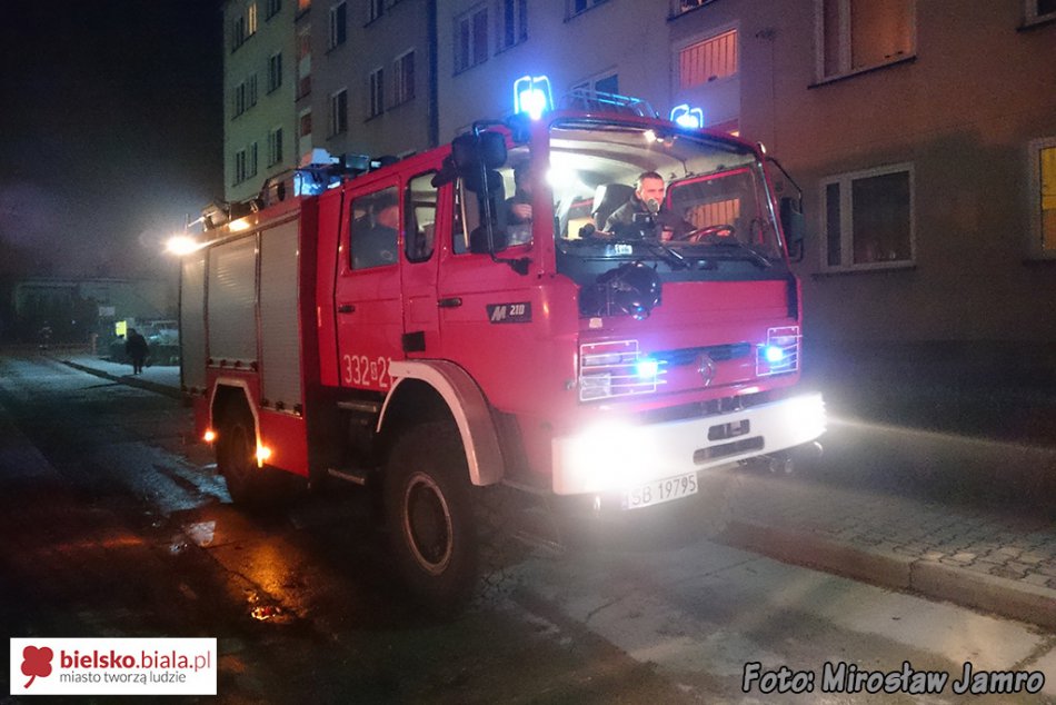 Nieprzytomną odwieziono do szpitala - foto