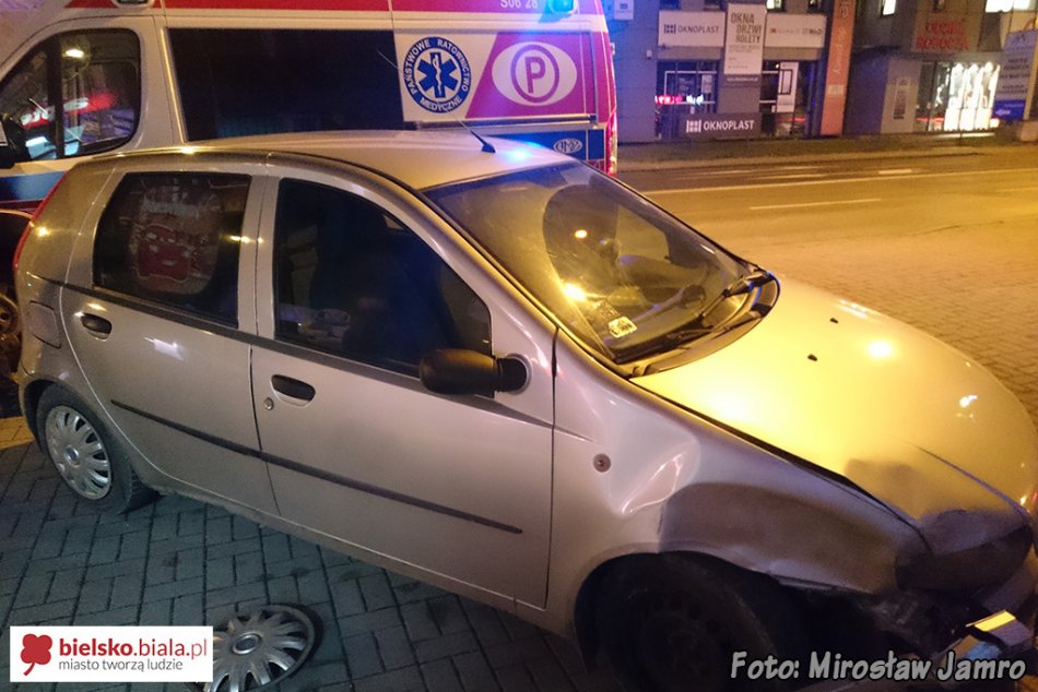 Zderzenie aut na Żywieckiej - foto