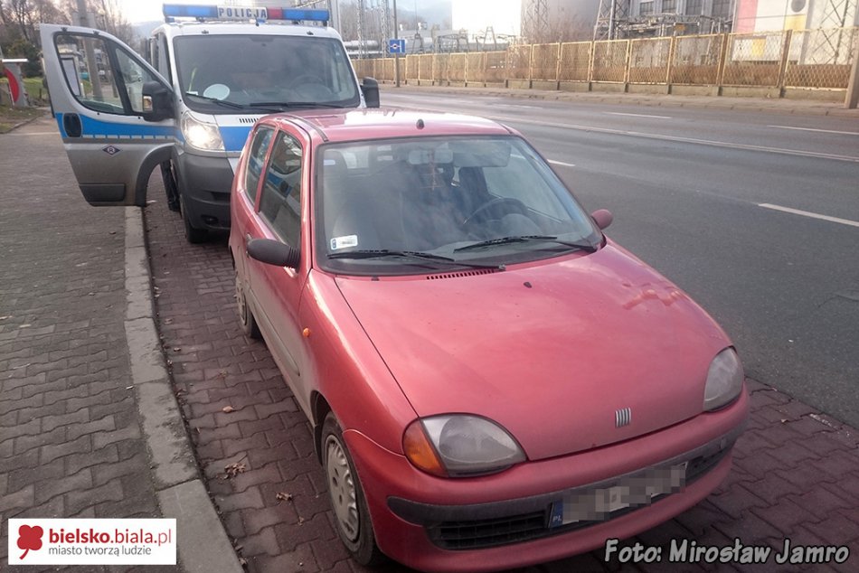 Zapomniał włączyć światła - foto