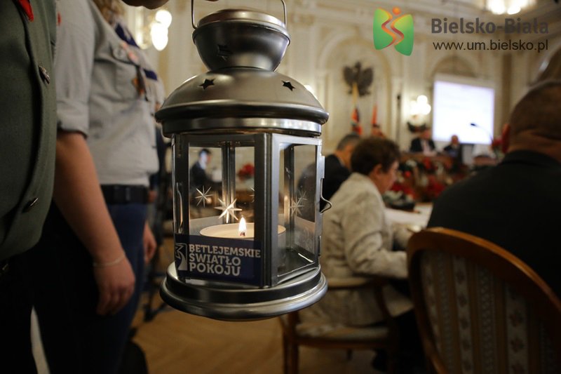 Światło dotarło do ratusza - foto