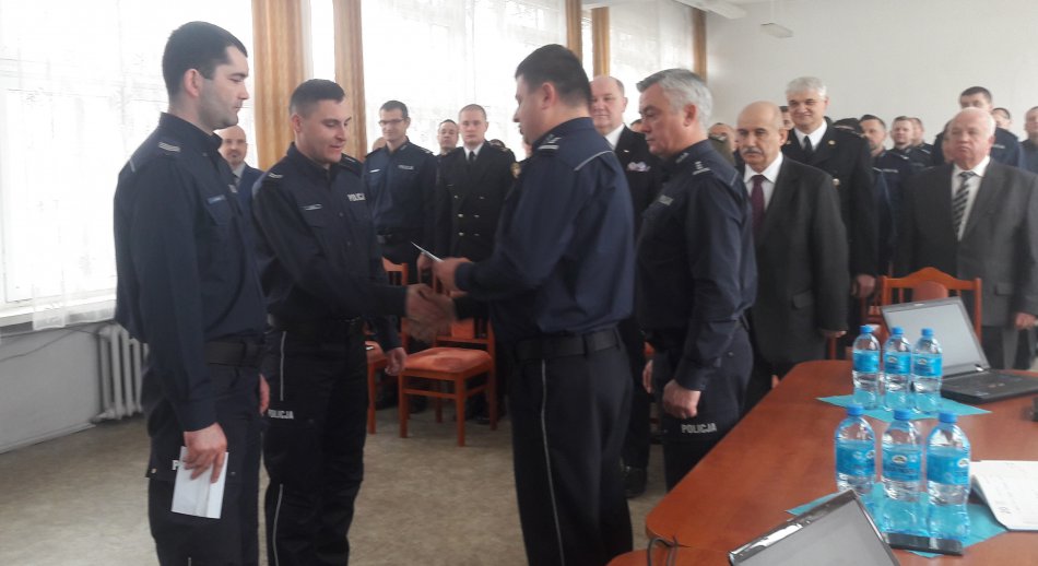 Nagrody dla dzielnych policjantów - foto