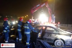 Z impetem wpadł na barierę - foto