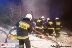 Pożar składowiska drewna - foto