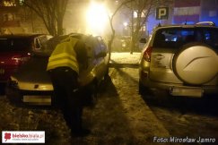 Manewrowała z zasłoniętą szybą - foto